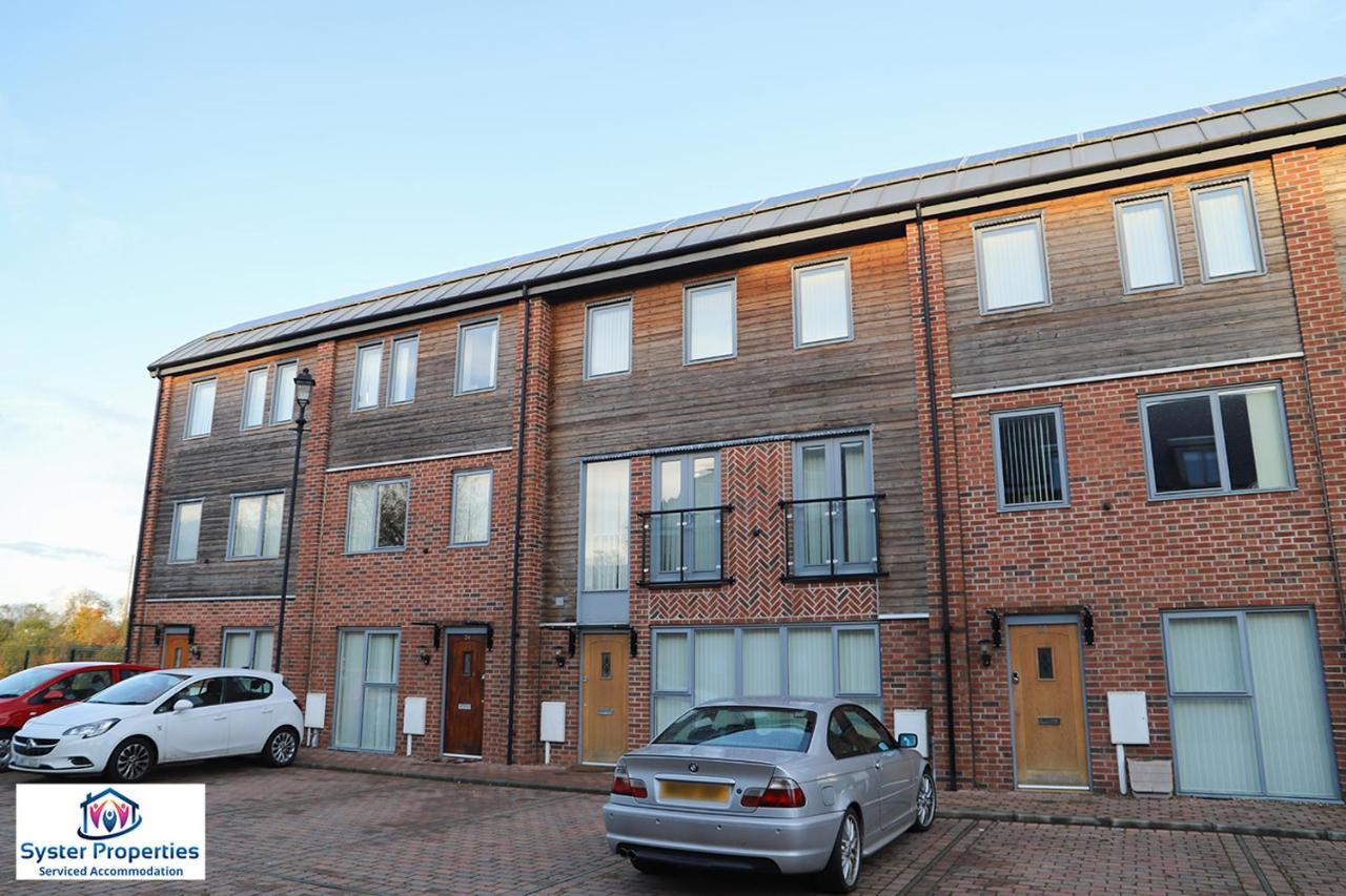 Syster Properties Serviced Accommodation Leicester 5 Bedroom House Glen View מראה חיצוני תמונה