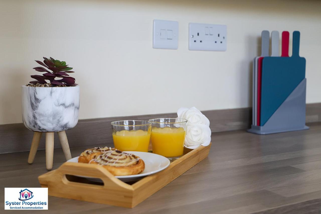 Syster Properties Serviced Accommodation Leicester 5 Bedroom House Glen View מראה חיצוני תמונה
