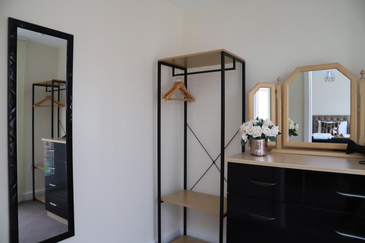Syster Properties Serviced Accommodation Leicester 5 Bedroom House Glen View מראה חיצוני תמונה